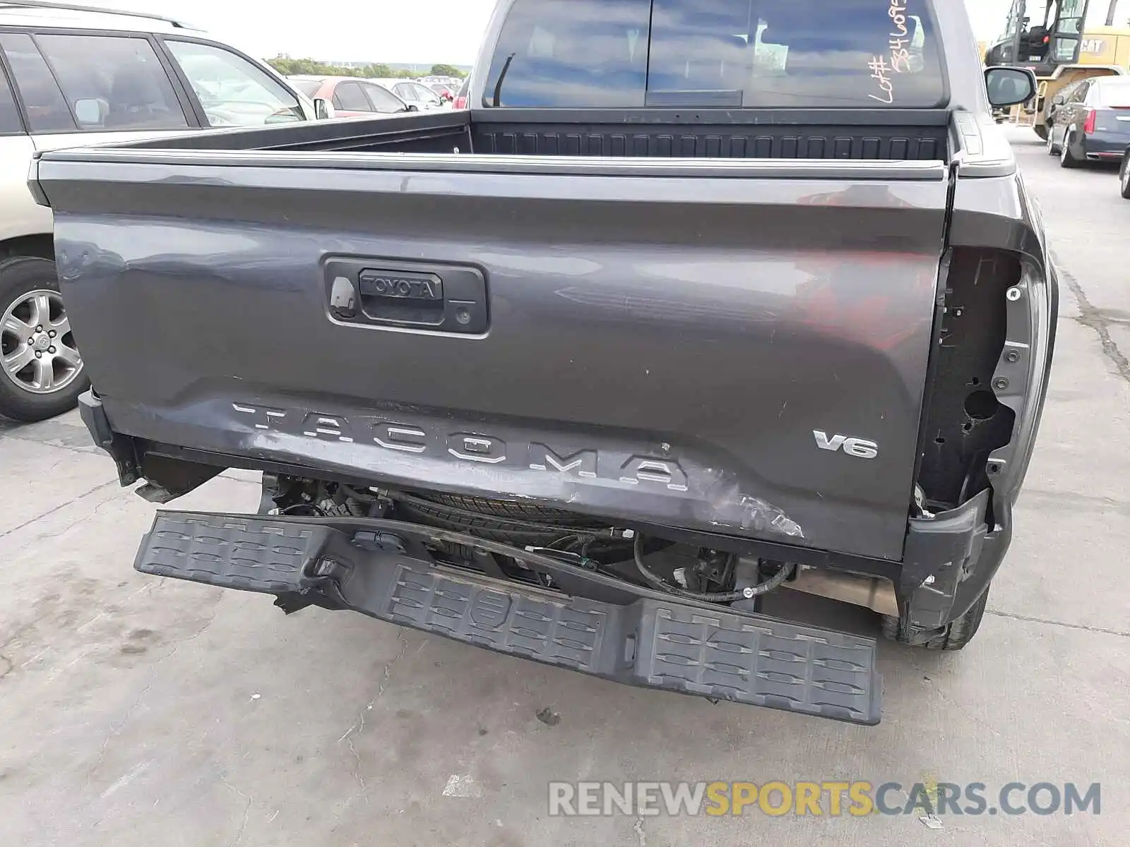 9 Photograph of a damaged car 5TFAZ5CN3KX084033 TOYOTA TACOMA 2019