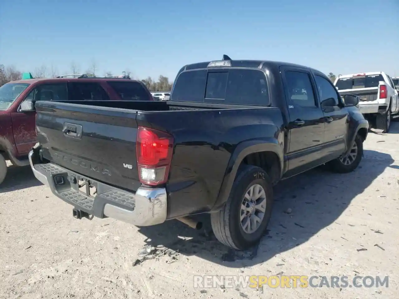 4 Photograph of a damaged car 5TFAZ5CN3KX085389 TOYOTA TACOMA 2019