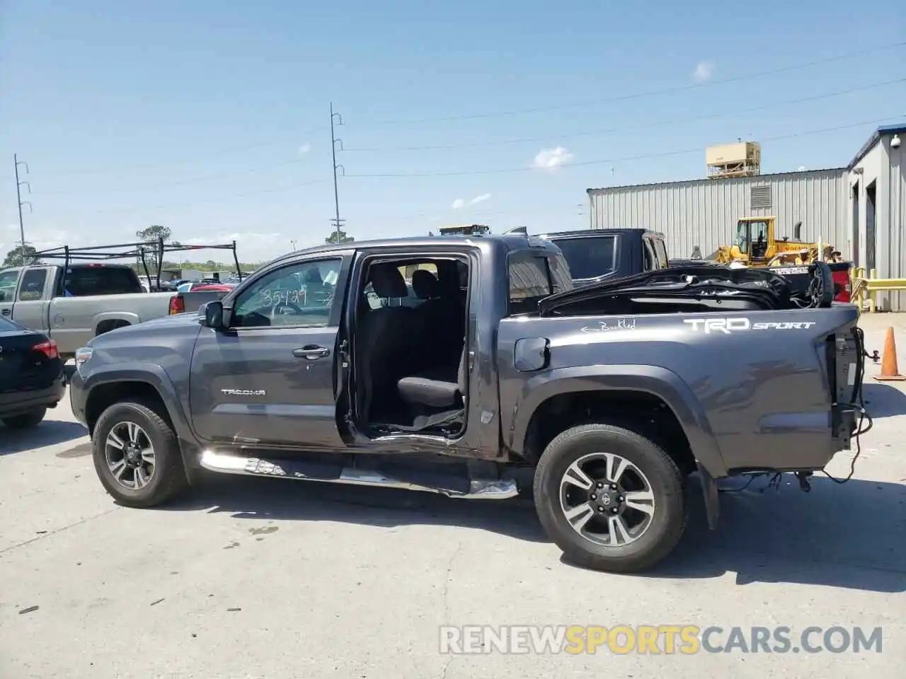 9 Photograph of a damaged car 5TFAZ5CN3KX086817 TOYOTA TACOMA 2019