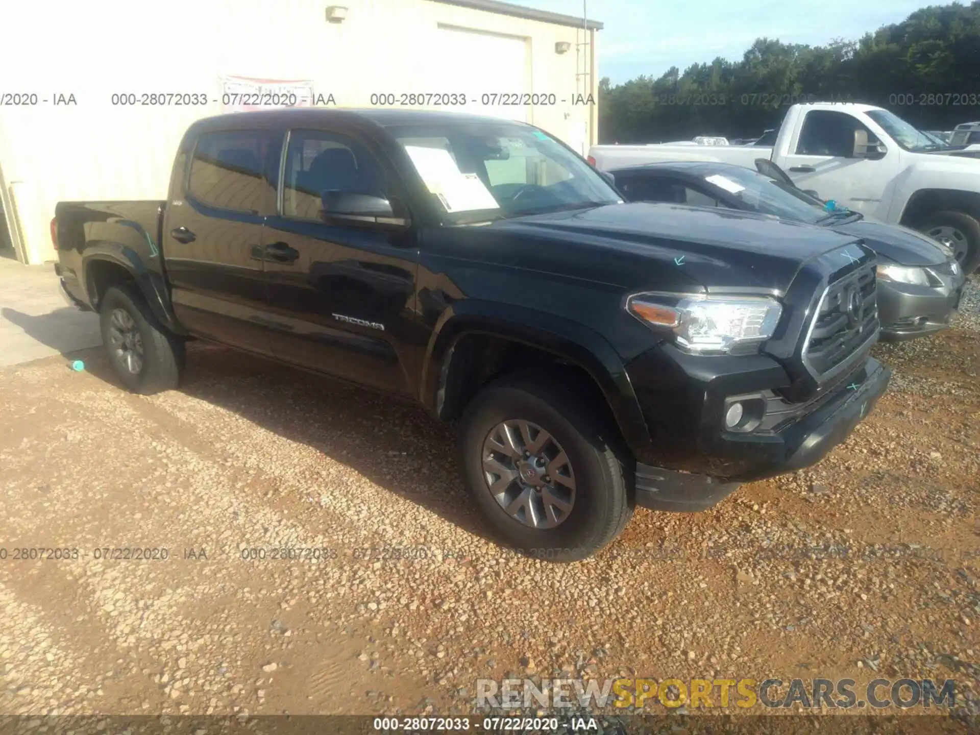 1 Photograph of a damaged car 5TFAZ5CN4KX074577 TOYOTA TACOMA 2019