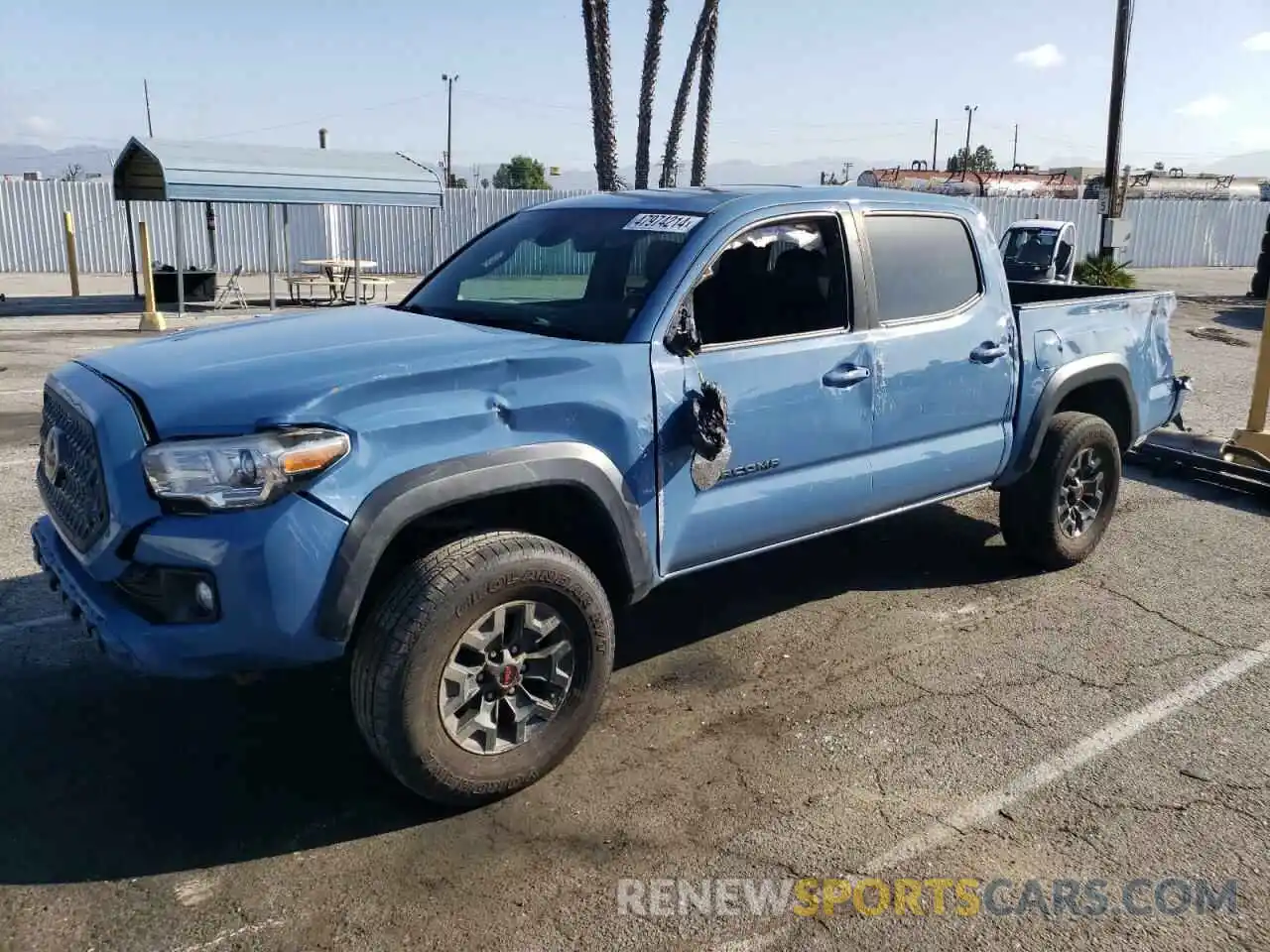 1 Photograph of a damaged car 5TFAZ5CN4KX075924 TOYOTA TACOMA 2019