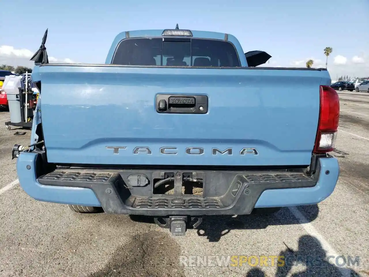 6 Photograph of a damaged car 5TFAZ5CN4KX075924 TOYOTA TACOMA 2019