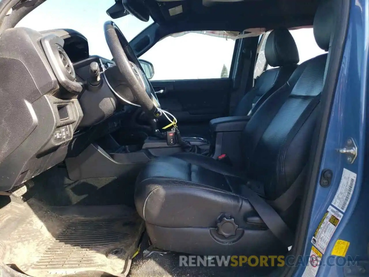 7 Photograph of a damaged car 5TFAZ5CN4KX075924 TOYOTA TACOMA 2019