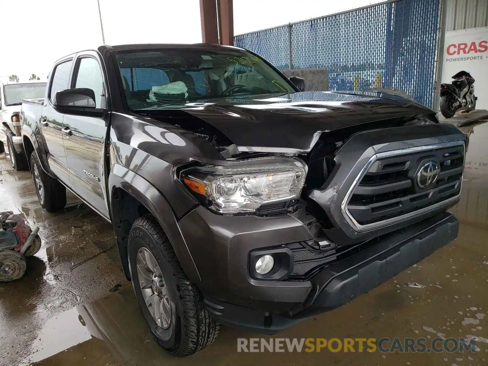 1 Photograph of a damaged car 5TFAZ5CN4KX076023 TOYOTA TACOMA 2019