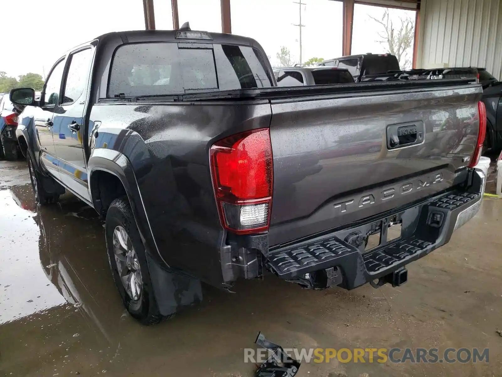 3 Photograph of a damaged car 5TFAZ5CN4KX076023 TOYOTA TACOMA 2019