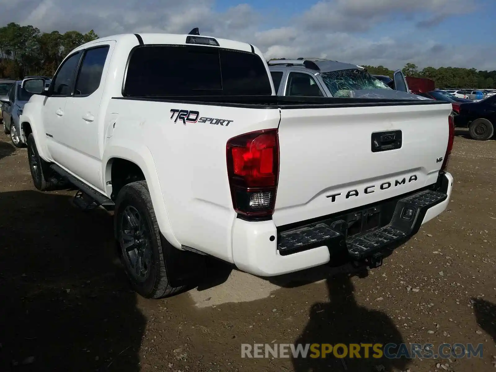 3 Photograph of a damaged car 5TFAZ5CN4KX084123 TOYOTA TACOMA 2019