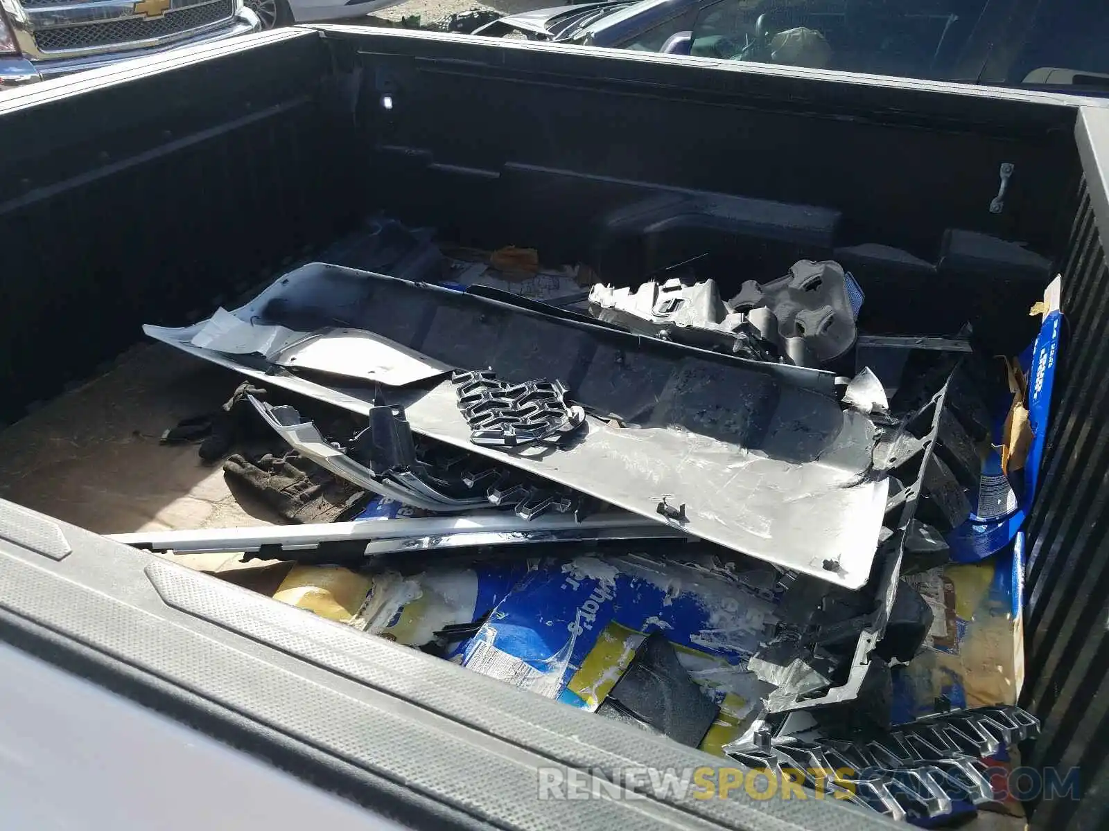 9 Photograph of a damaged car 5TFAZ5CN4KX084123 TOYOTA TACOMA 2019