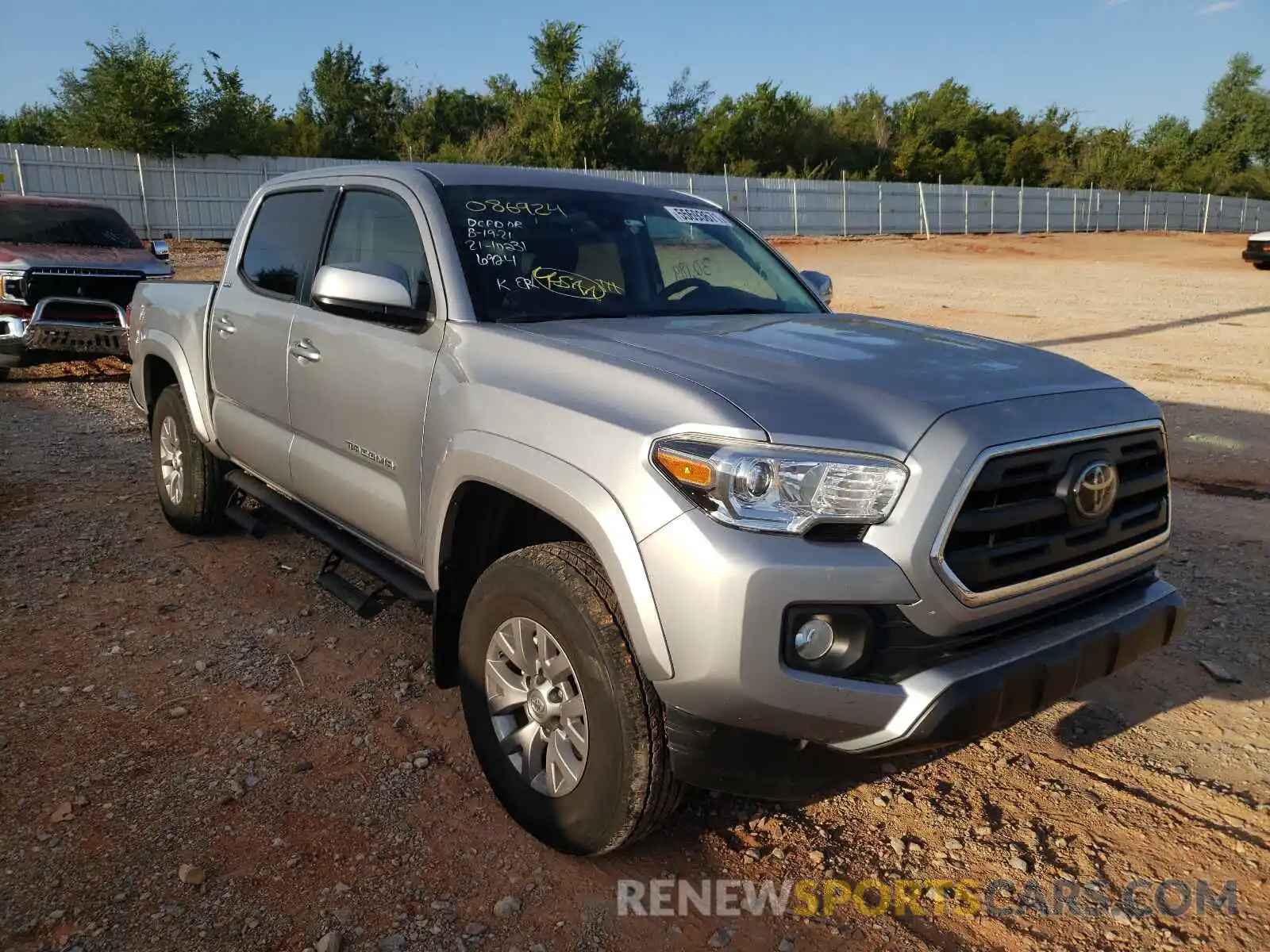 1 Photograph of a damaged car 5TFAZ5CN4KX086924 TOYOTA TACOMA 2019