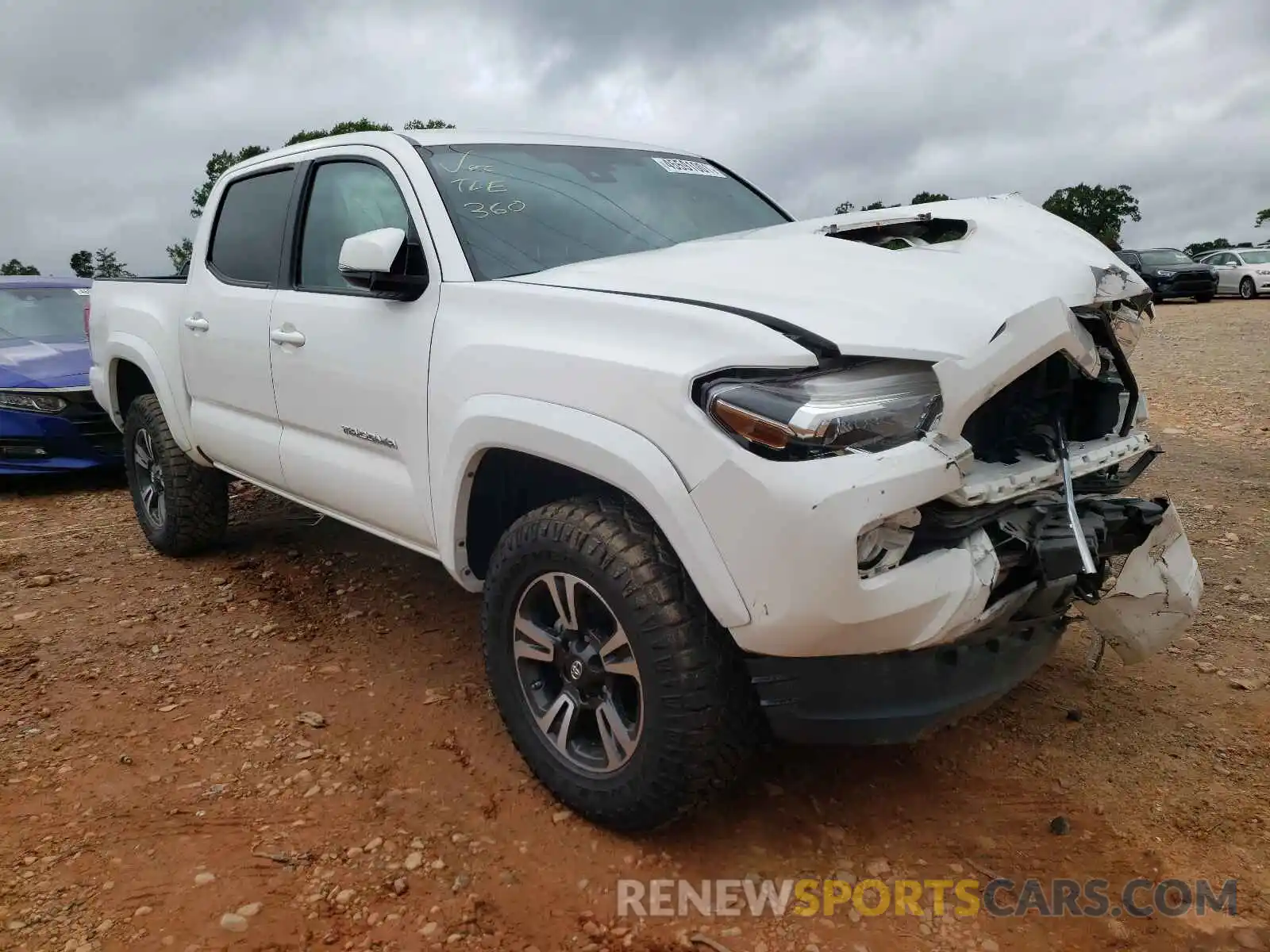 1 Photograph of a damaged car 5TFAZ5CN5KX073132 TOYOTA TACOMA 2019