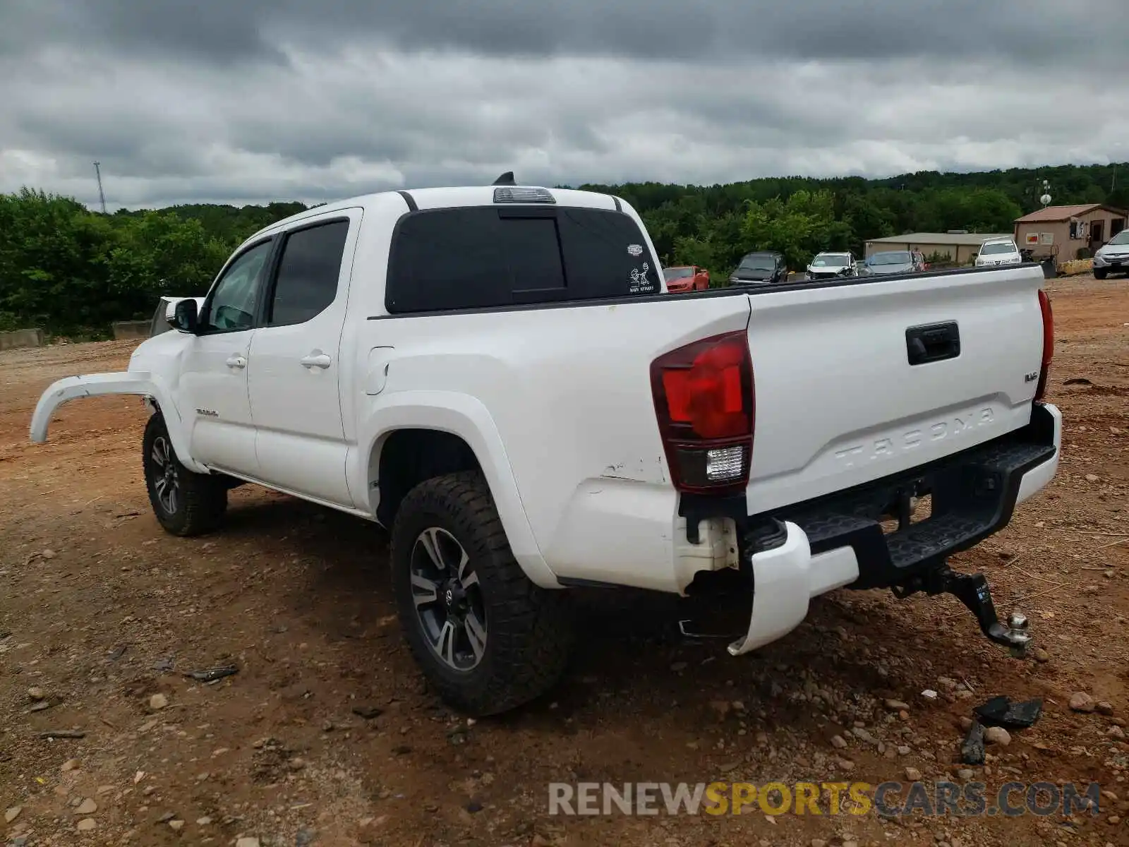 3 Photograph of a damaged car 5TFAZ5CN5KX073132 TOYOTA TACOMA 2019