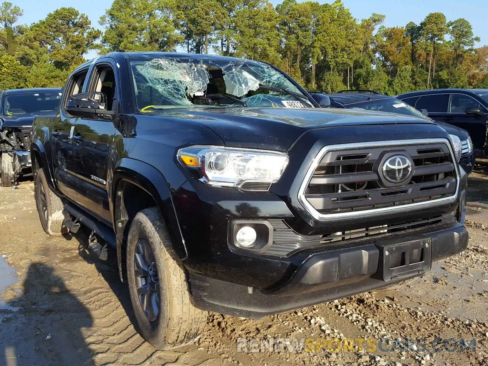 1 Photograph of a damaged car 5TFAZ5CN5KX073275 TOYOTA TACOMA 2019