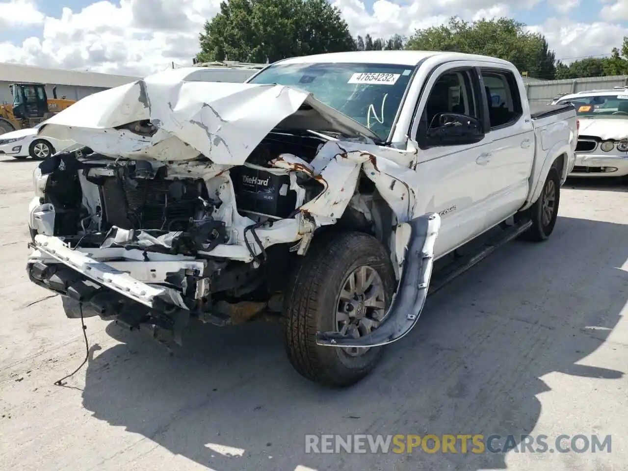 2 Photograph of a damaged car 5TFAZ5CN5KX076578 TOYOTA TACOMA 2019