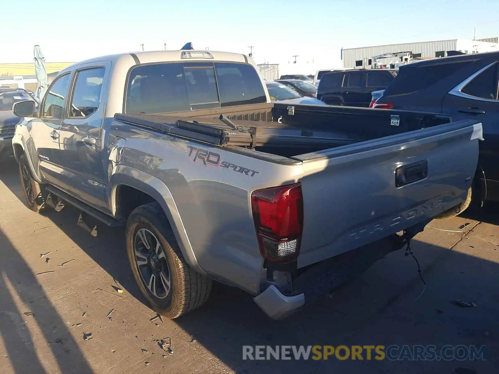 3 Photograph of a damaged car 5TFAZ5CN5KX078542 TOYOTA TACOMA 2019