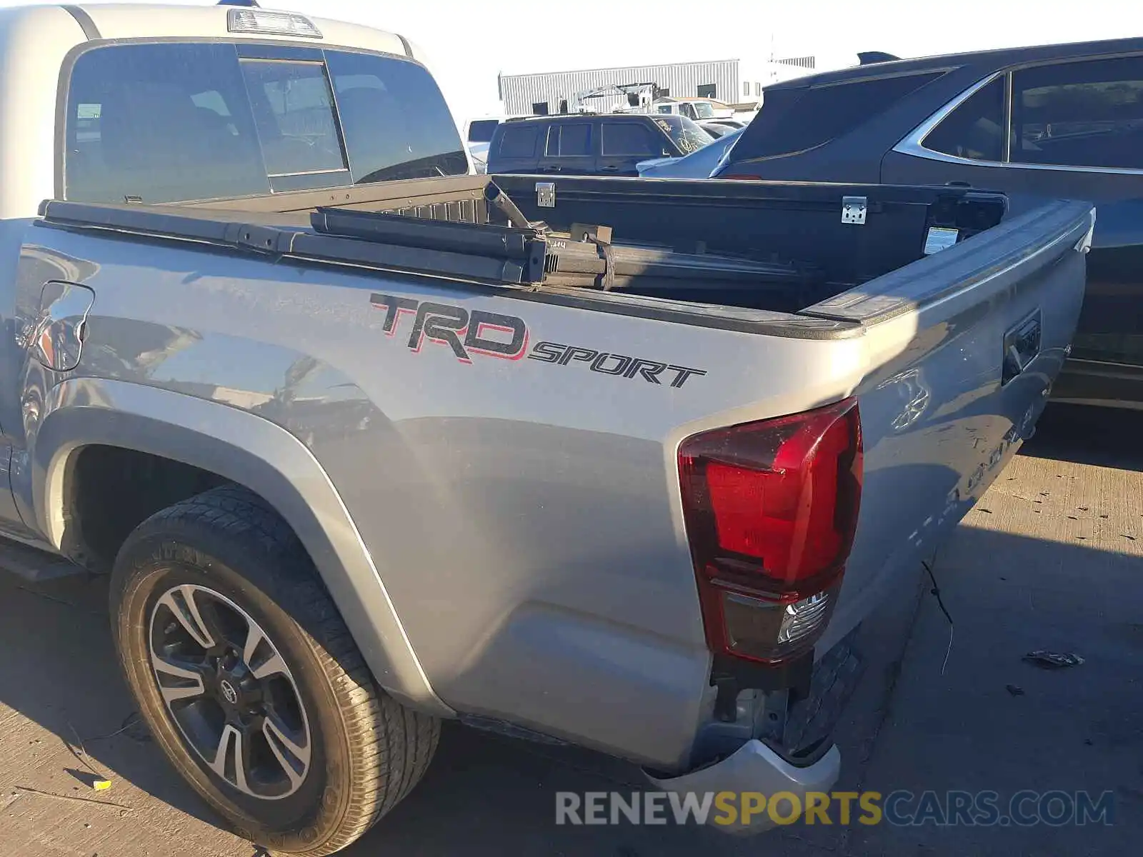 9 Photograph of a damaged car 5TFAZ5CN5KX078542 TOYOTA TACOMA 2019