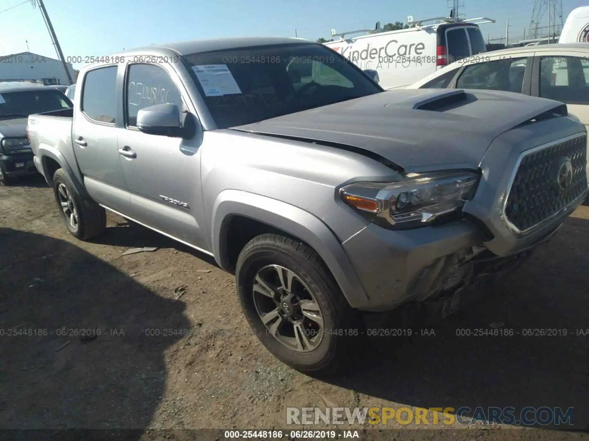 1 Photograph of a damaged car 5TFAZ5CN5KX080288 TOYOTA TACOMA 2019