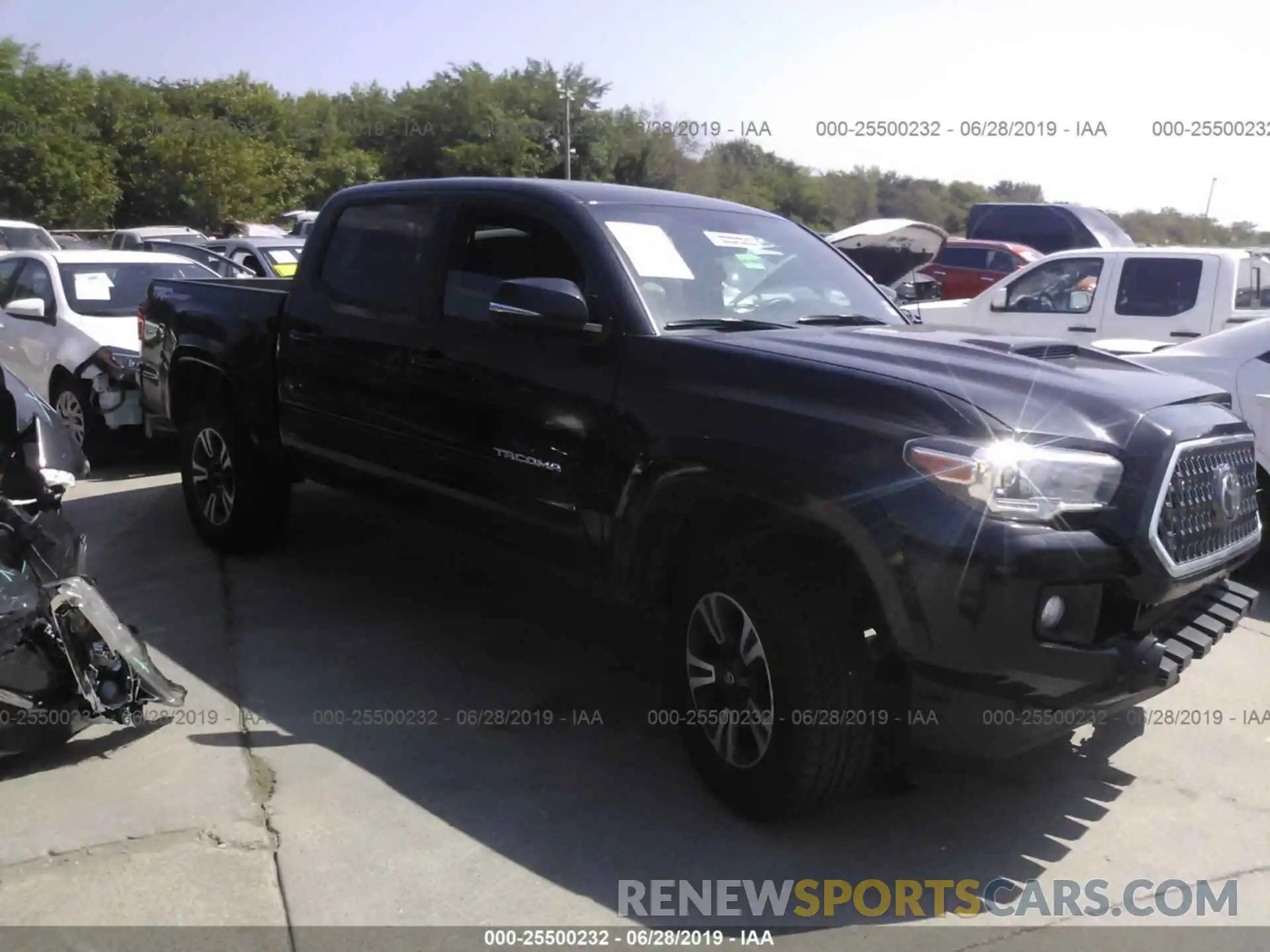 1 Photograph of a damaged car 5TFAZ5CN5KX080954 TOYOTA TACOMA 2019