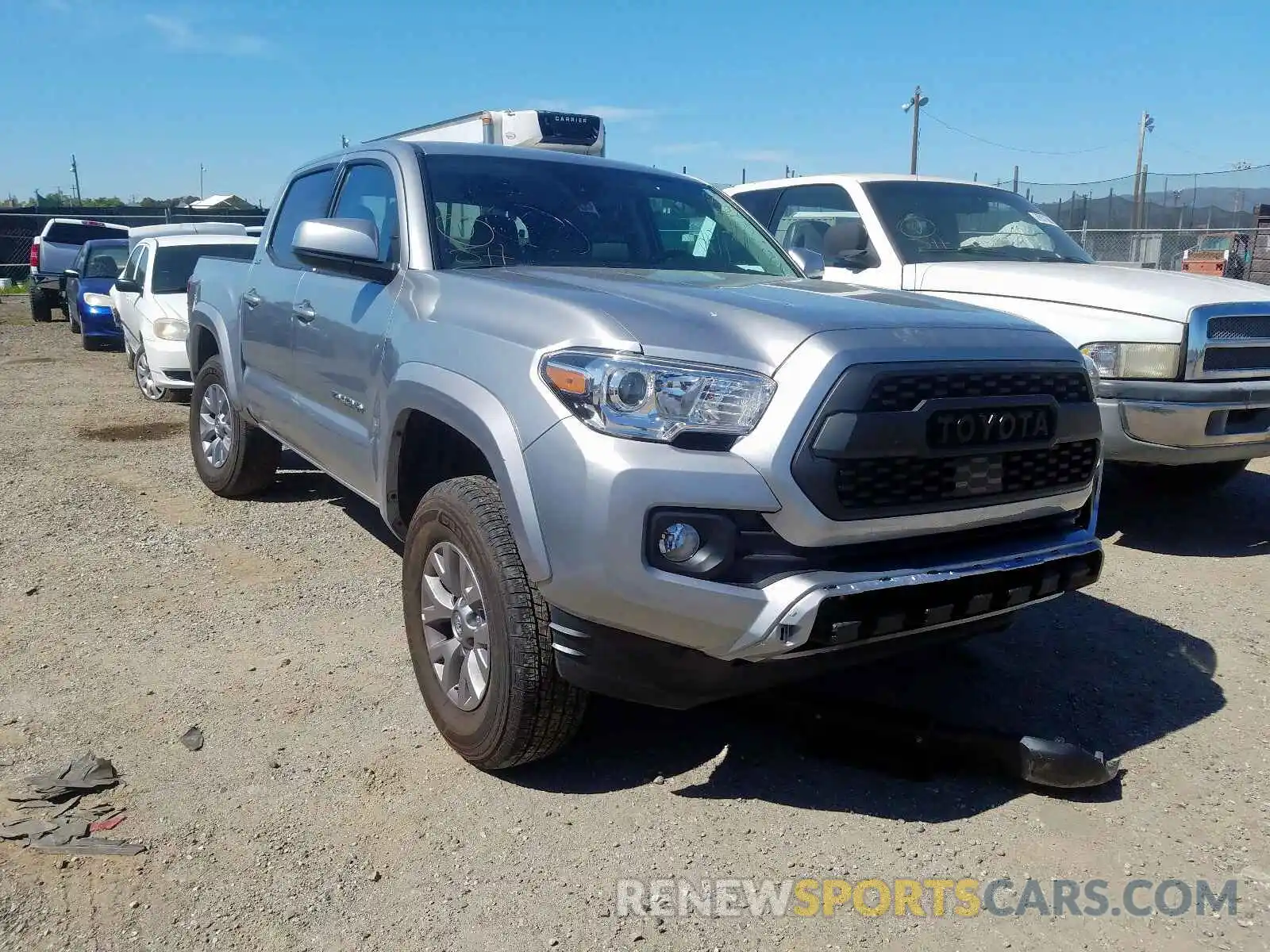 1 Photograph of a damaged car 5TFAZ5CN5KX085720 TOYOTA TACOMA 2019