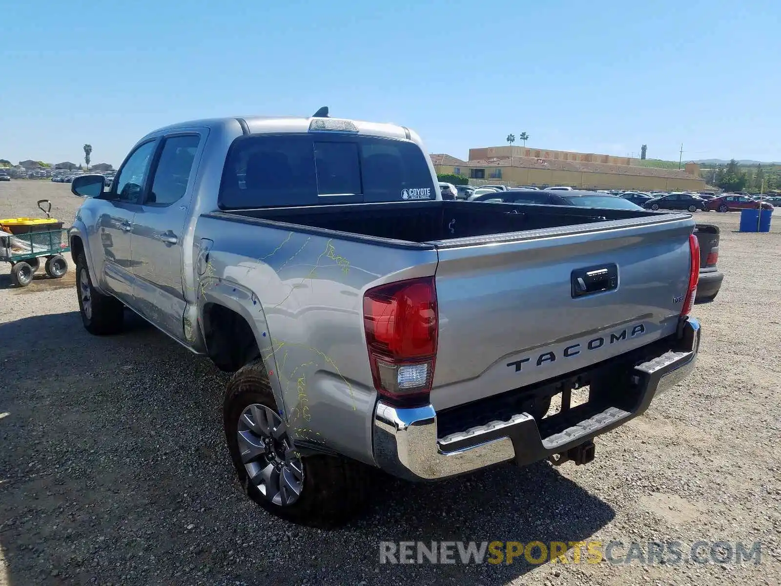 3 Photograph of a damaged car 5TFAZ5CN5KX085720 TOYOTA TACOMA 2019