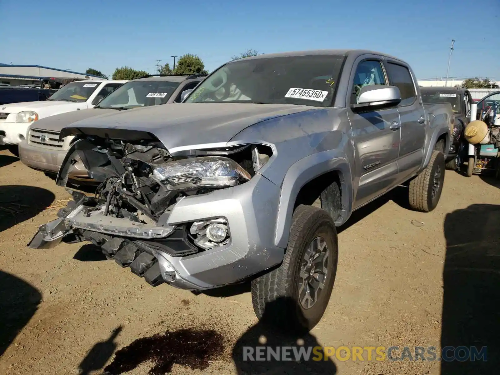 2 Фотография поврежденного автомобиля 5TFAZ5CN6KX073835 TOYOTA TACOMA 2019