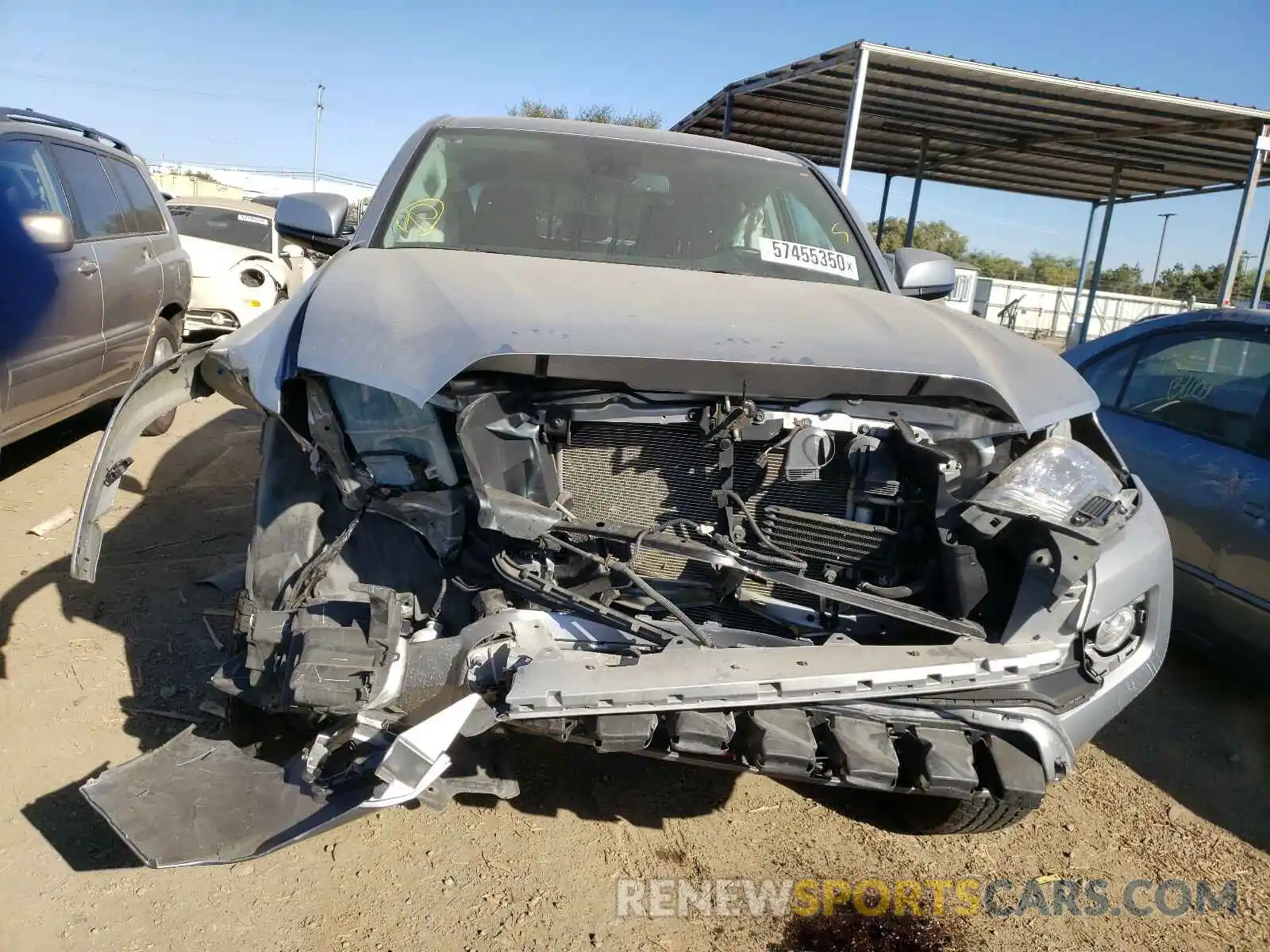 9 Photograph of a damaged car 5TFAZ5CN6KX073835 TOYOTA TACOMA 2019