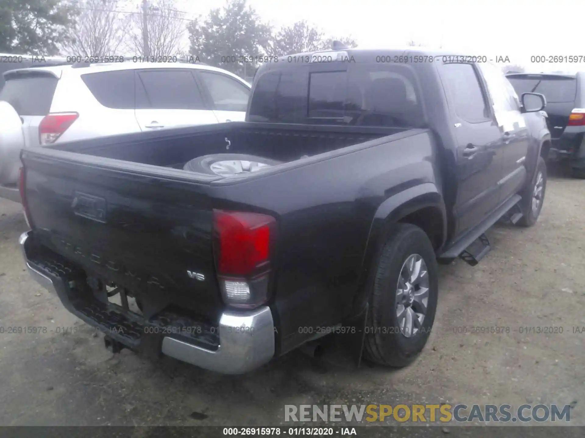 4 Фотография поврежденного автомобиля 5TFAZ5CN6KX074242 TOYOTA TACOMA 2019