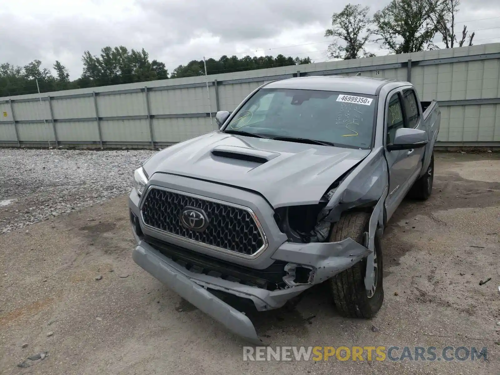 2 Фотография поврежденного автомобиля 5TFAZ5CN6KX076606 TOYOTA TACOMA 2019