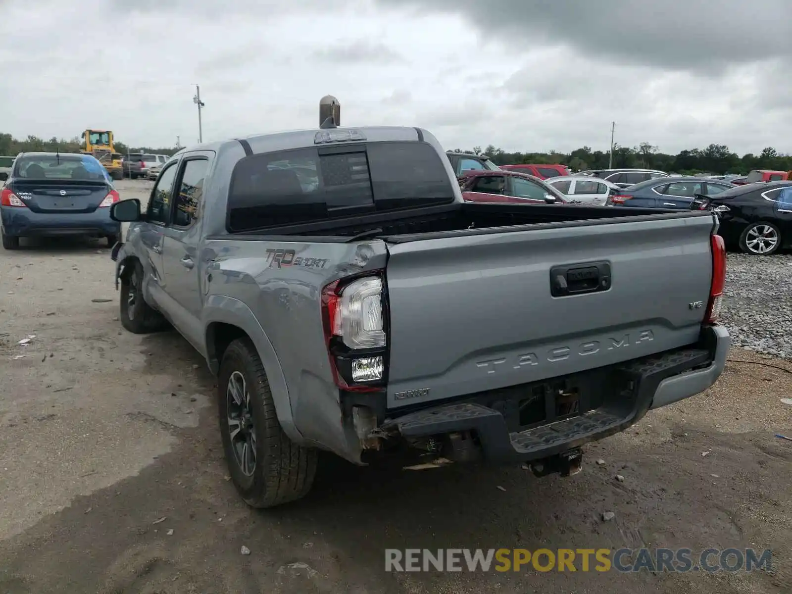 3 Фотография поврежденного автомобиля 5TFAZ5CN6KX076606 TOYOTA TACOMA 2019