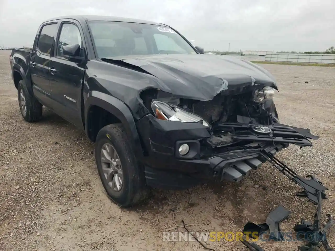 1 Photograph of a damaged car 5TFAZ5CN6KX076850 TOYOTA TACOMA 2019