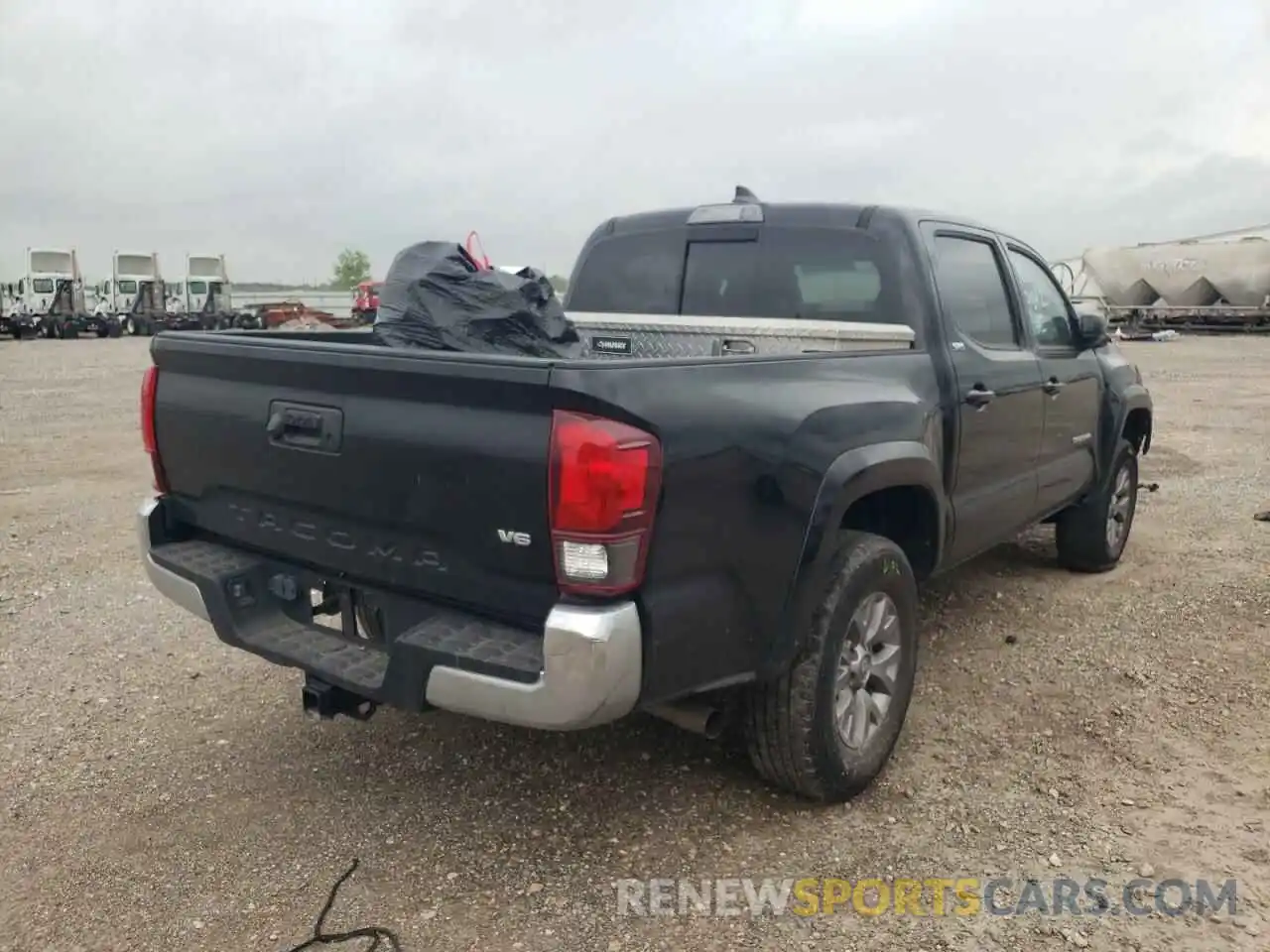 4 Photograph of a damaged car 5TFAZ5CN6KX076850 TOYOTA TACOMA 2019