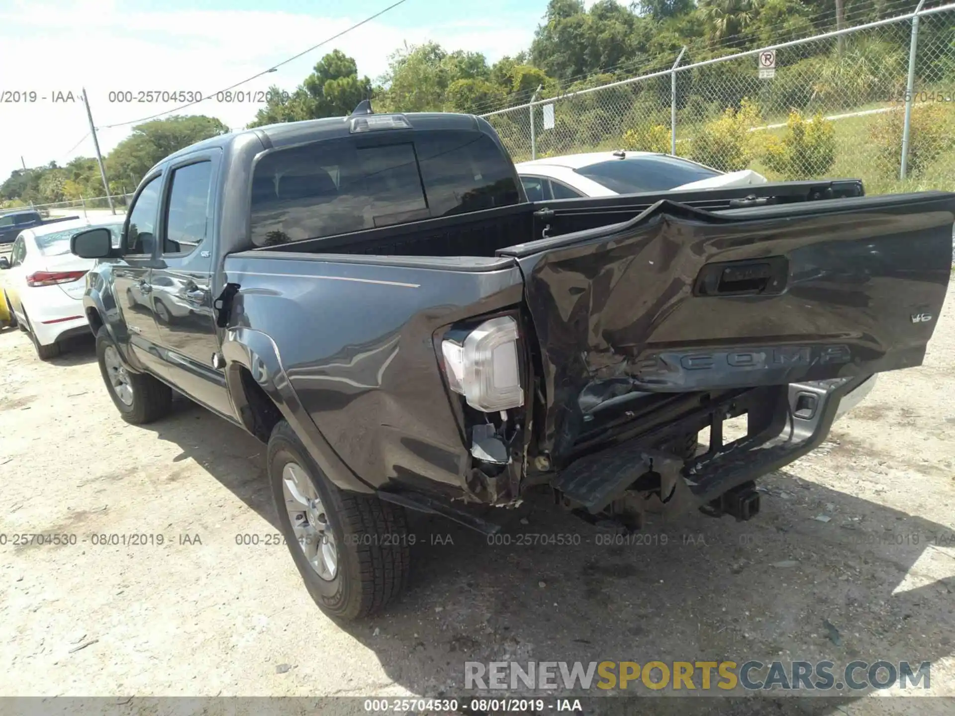 3 Фотография поврежденного автомобиля 5TFAZ5CN6KX078467 TOYOTA TACOMA 2019