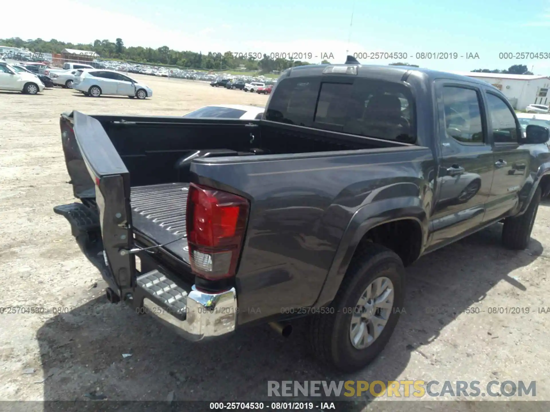 4 Фотография поврежденного автомобиля 5TFAZ5CN6KX078467 TOYOTA TACOMA 2019