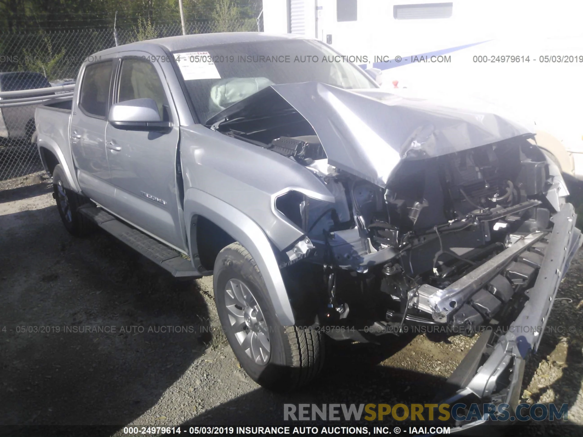 1 Photograph of a damaged car 5TFAZ5CN6KX079327 TOYOTA TACOMA 2019