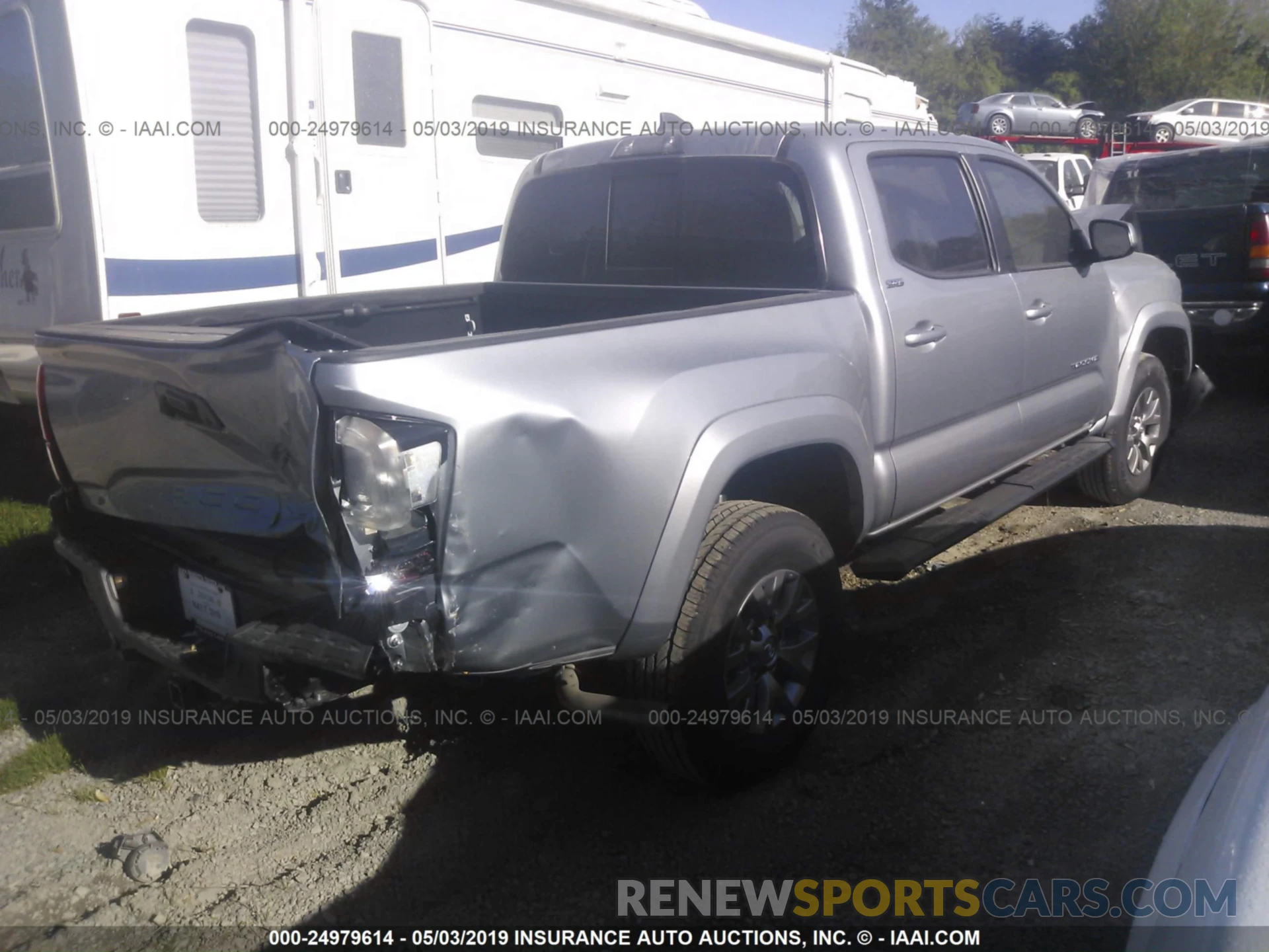 4 Photograph of a damaged car 5TFAZ5CN6KX079327 TOYOTA TACOMA 2019