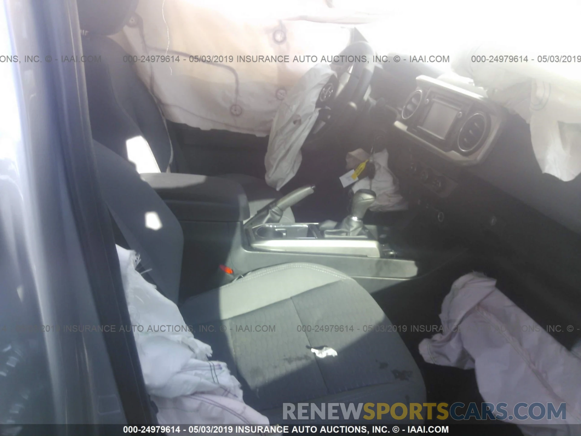 5 Photograph of a damaged car 5TFAZ5CN6KX079327 TOYOTA TACOMA 2019