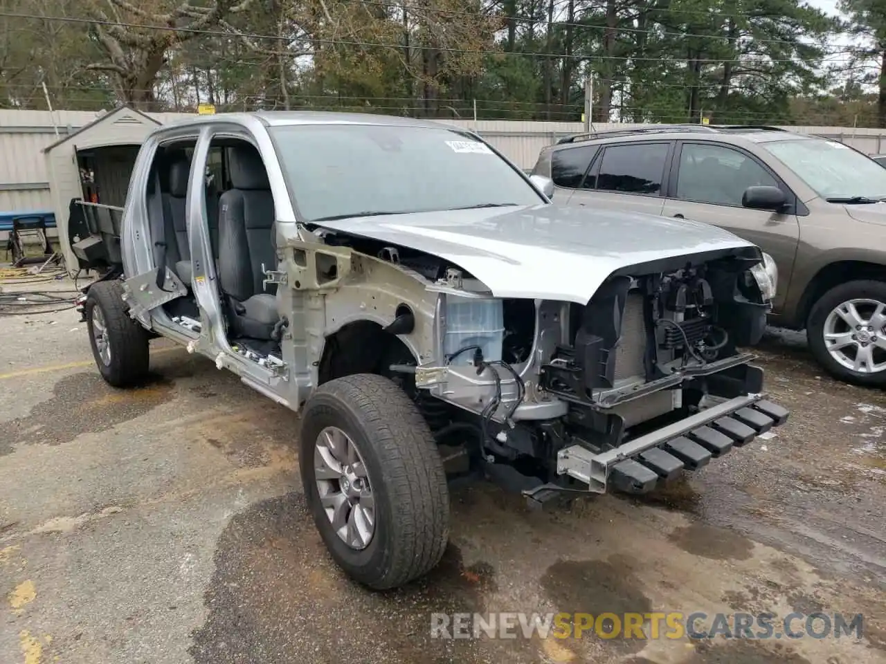 1 Photograph of a damaged car 5TFAZ5CN6KX082017 TOYOTA TACOMA 2019