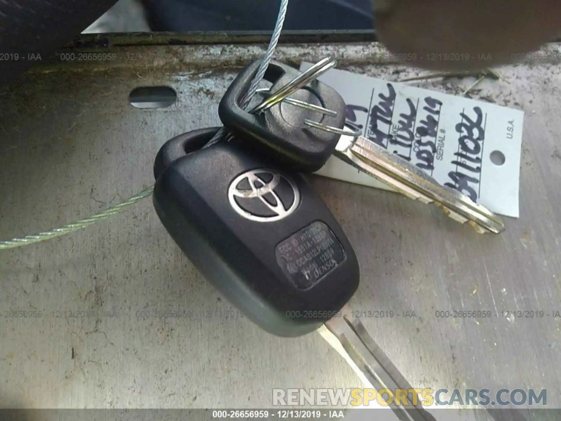 11 Photograph of a damaged car 5TFAZ5CN6KX082261 TOYOTA TACOMA 2019