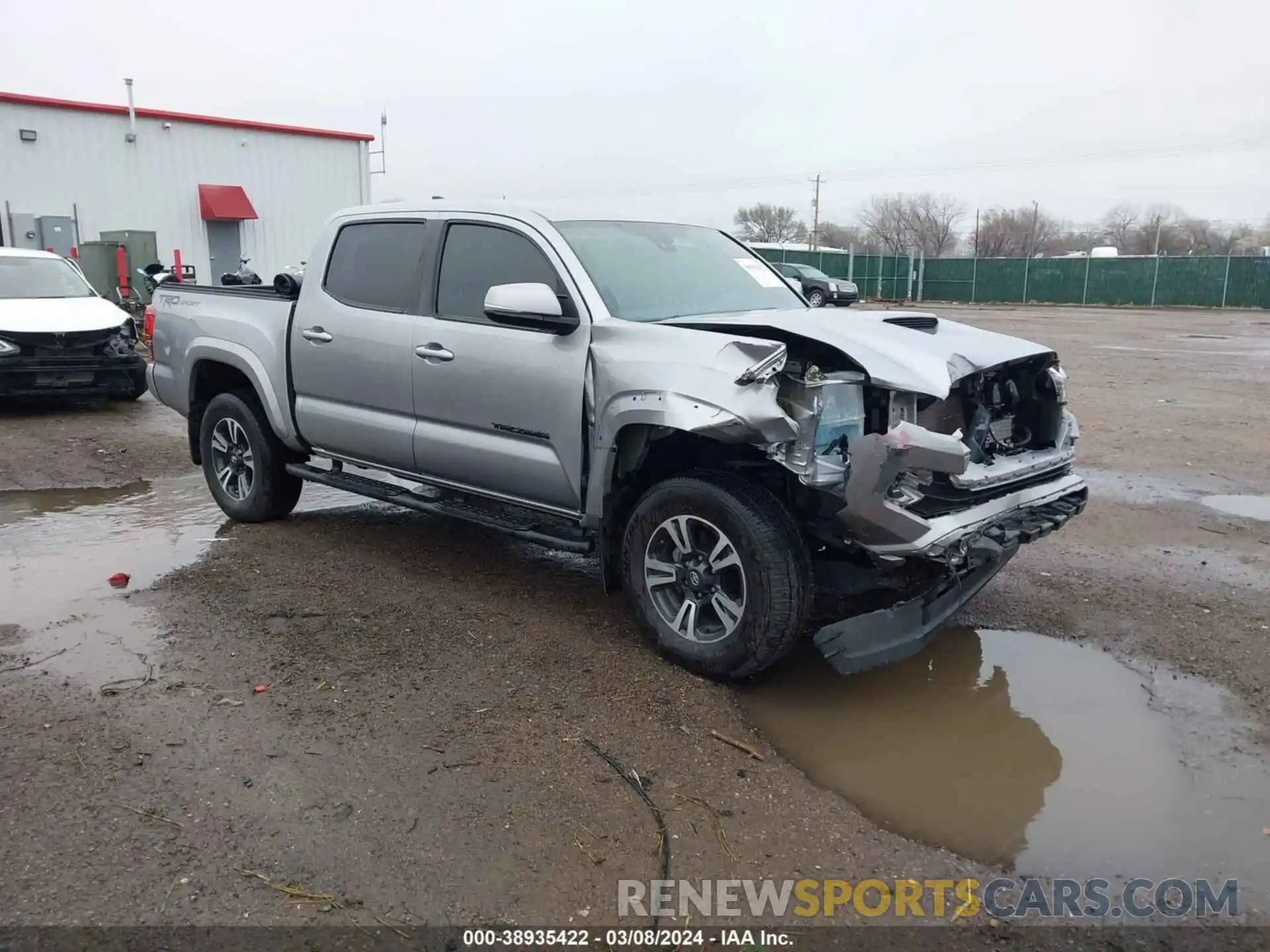 1 Photograph of a damaged car 5TFAZ5CN6KX082731 TOYOTA TACOMA 2019