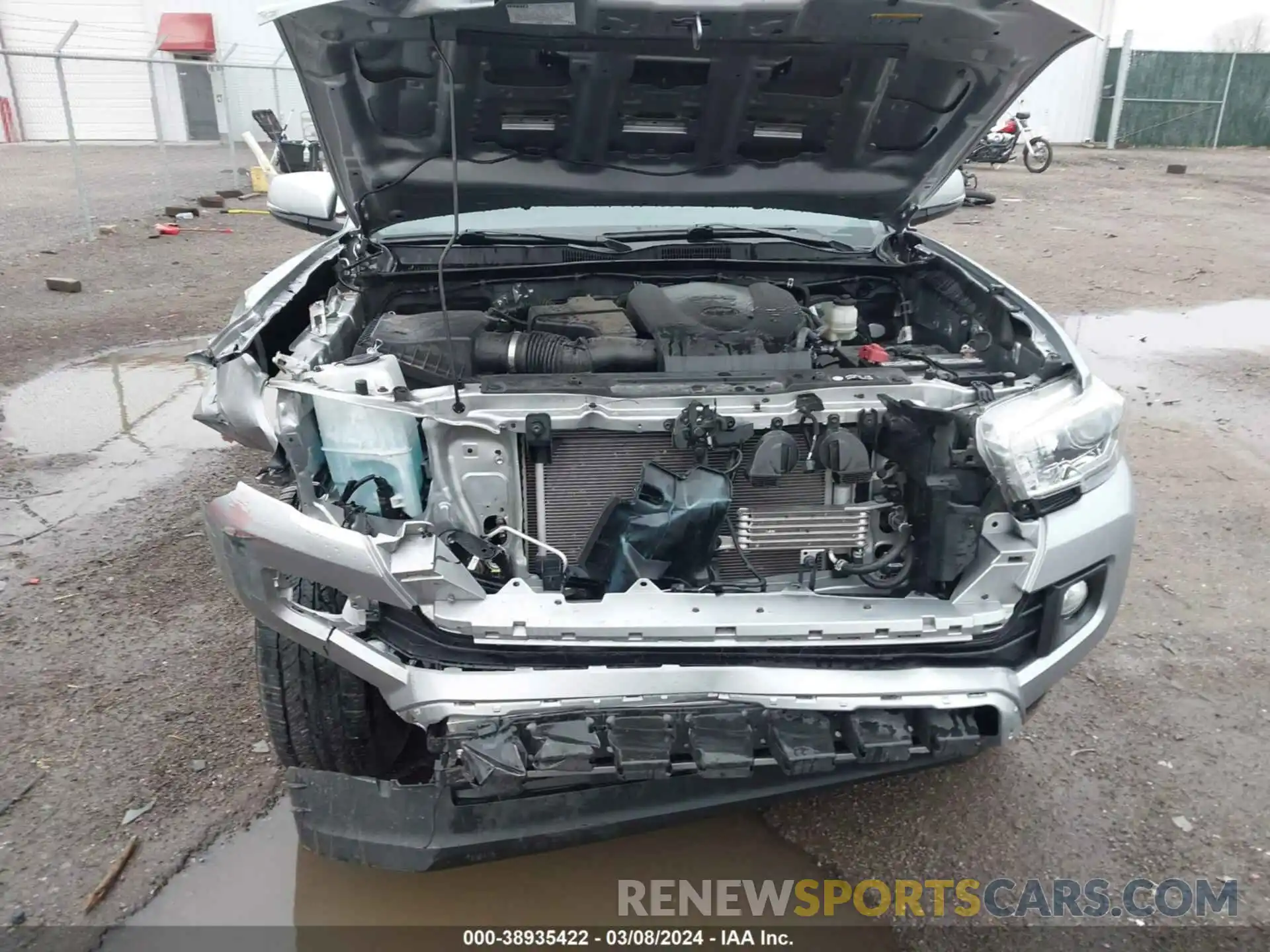 10 Photograph of a damaged car 5TFAZ5CN6KX082731 TOYOTA TACOMA 2019