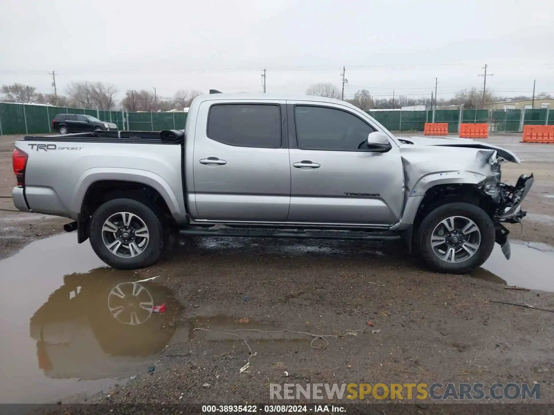 14 Photograph of a damaged car 5TFAZ5CN6KX082731 TOYOTA TACOMA 2019