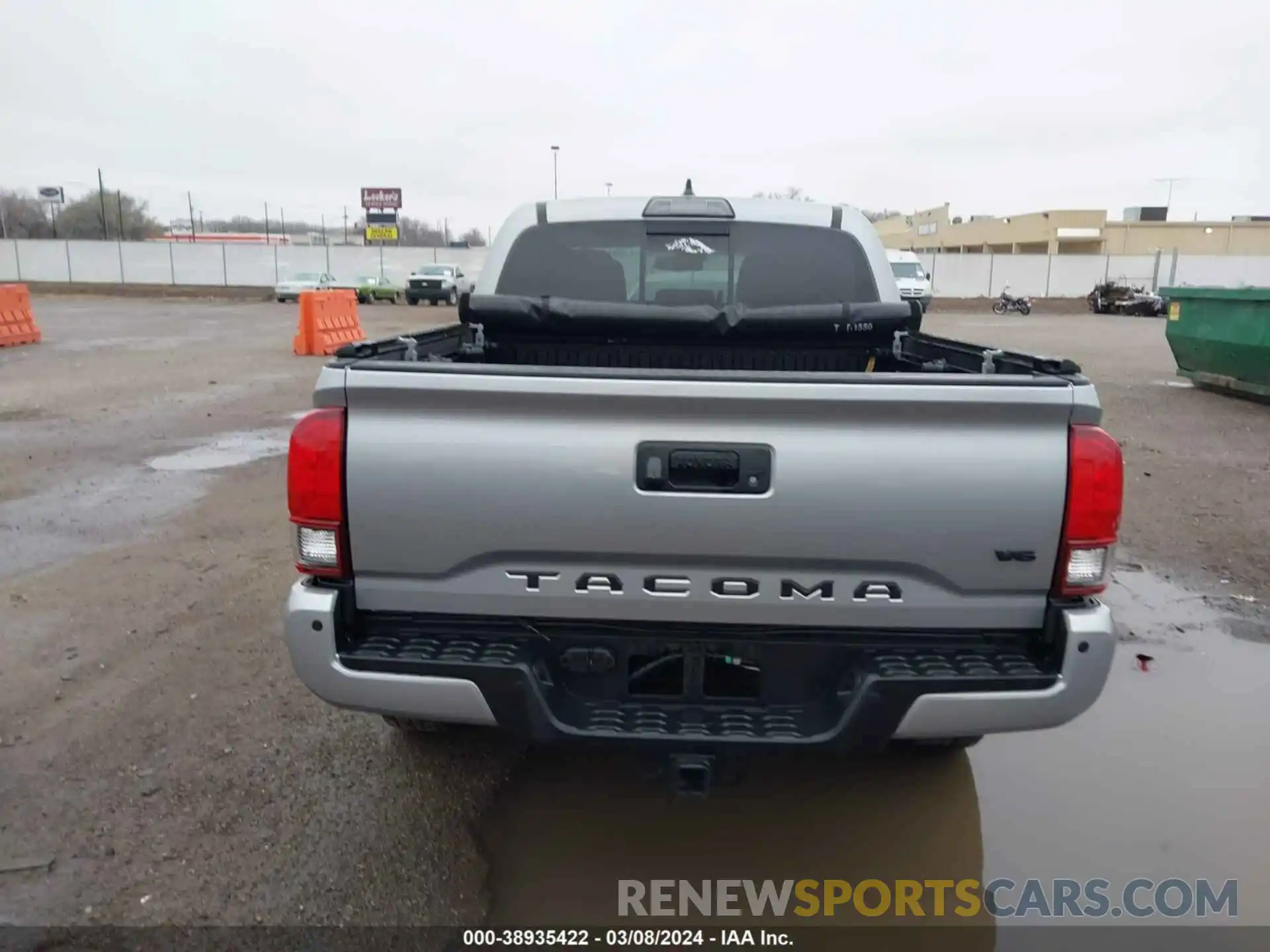 17 Photograph of a damaged car 5TFAZ5CN6KX082731 TOYOTA TACOMA 2019