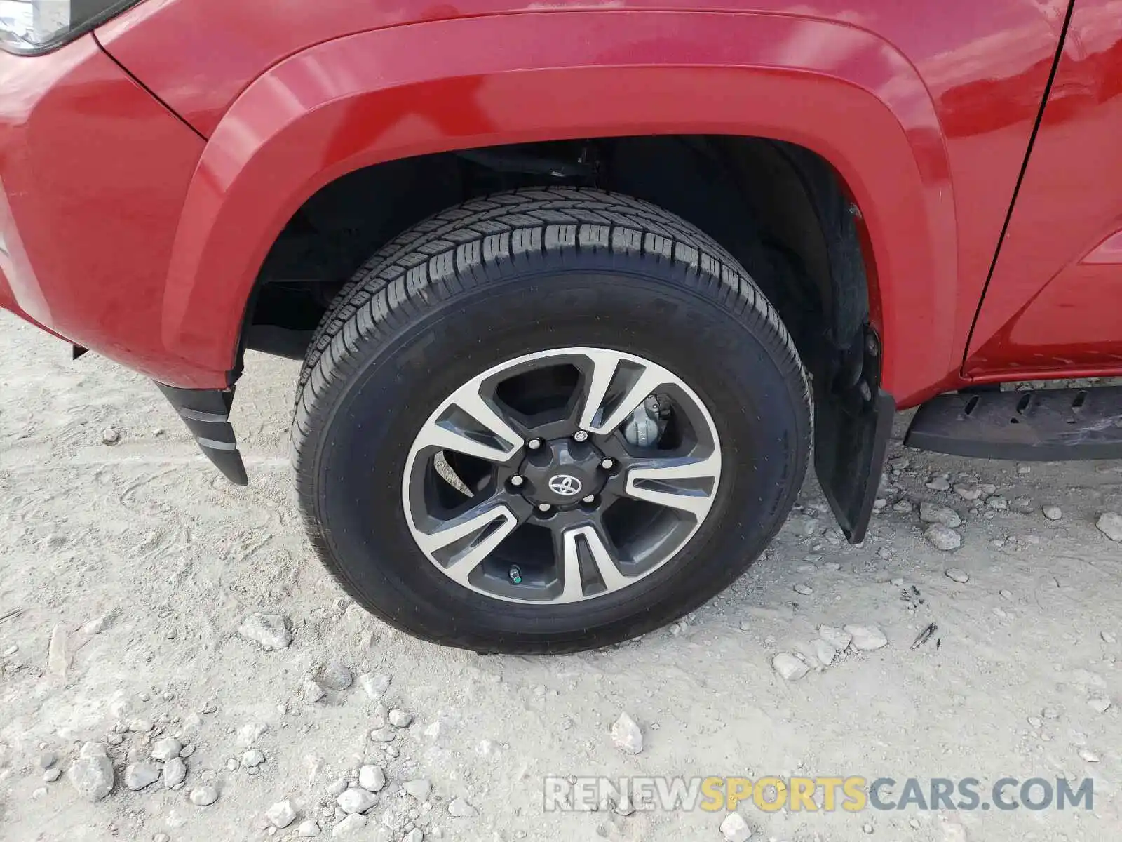 9 Photograph of a damaged car 5TFAZ5CN6KX084933 TOYOTA TACOMA 2019