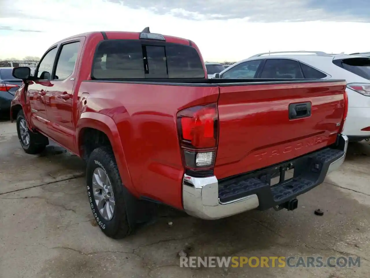 3 Photograph of a damaged car 5TFAZ5CN6KX085919 TOYOTA TACOMA 2019