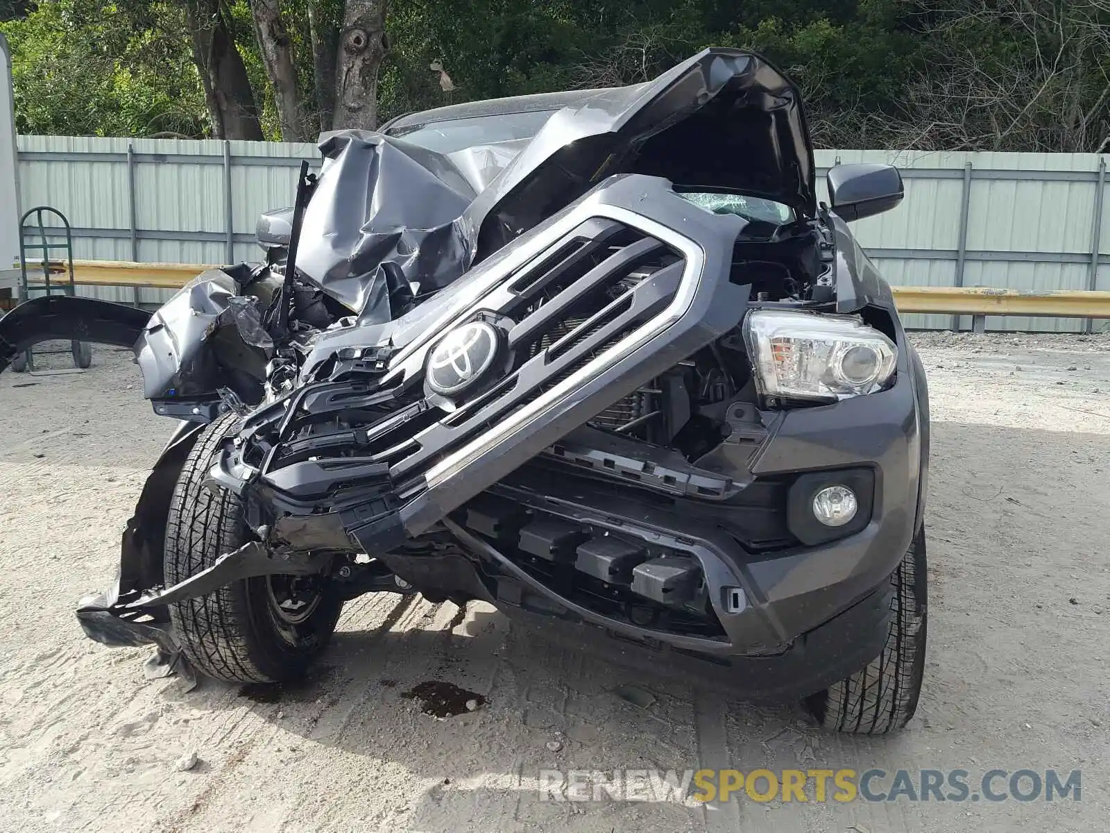 9 Photograph of a damaged car 5TFAZ5CN6KX087203 TOYOTA TACOMA 2019