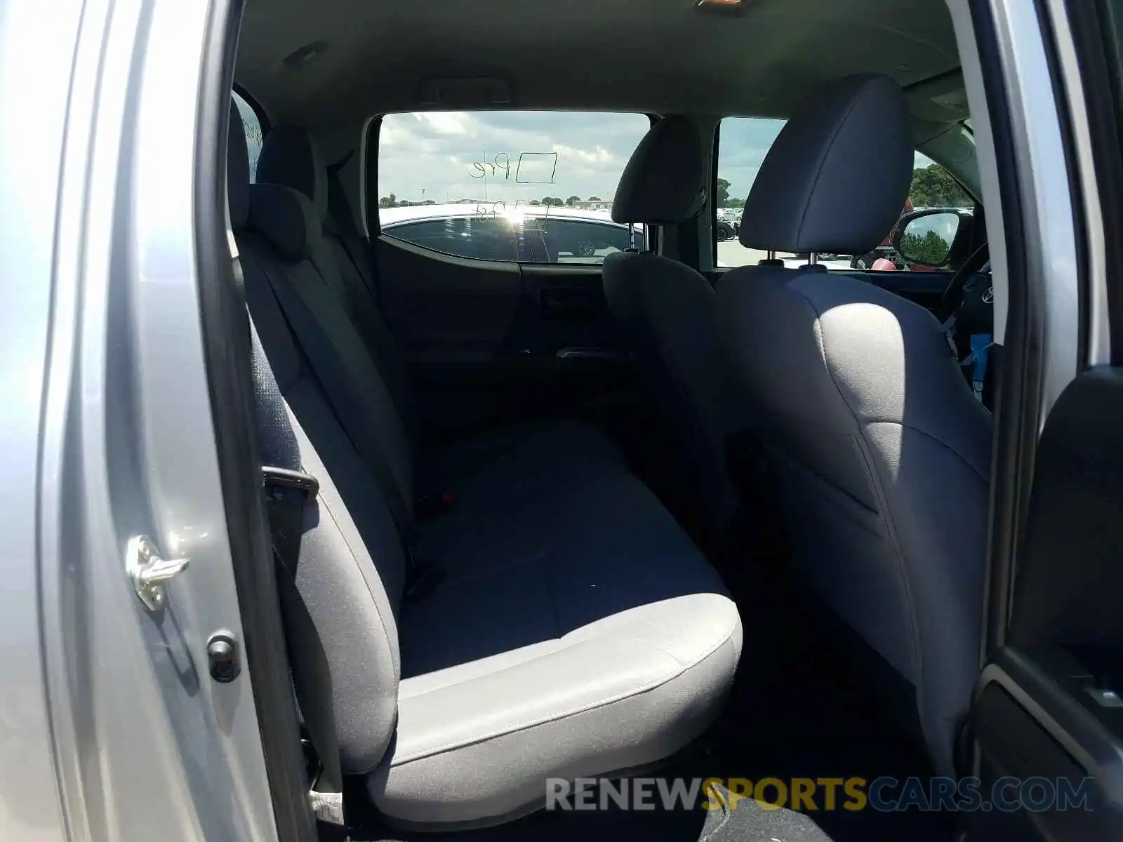 6 Photograph of a damaged car 5TFAZ5CN7KX078820 TOYOTA TACOMA 2019