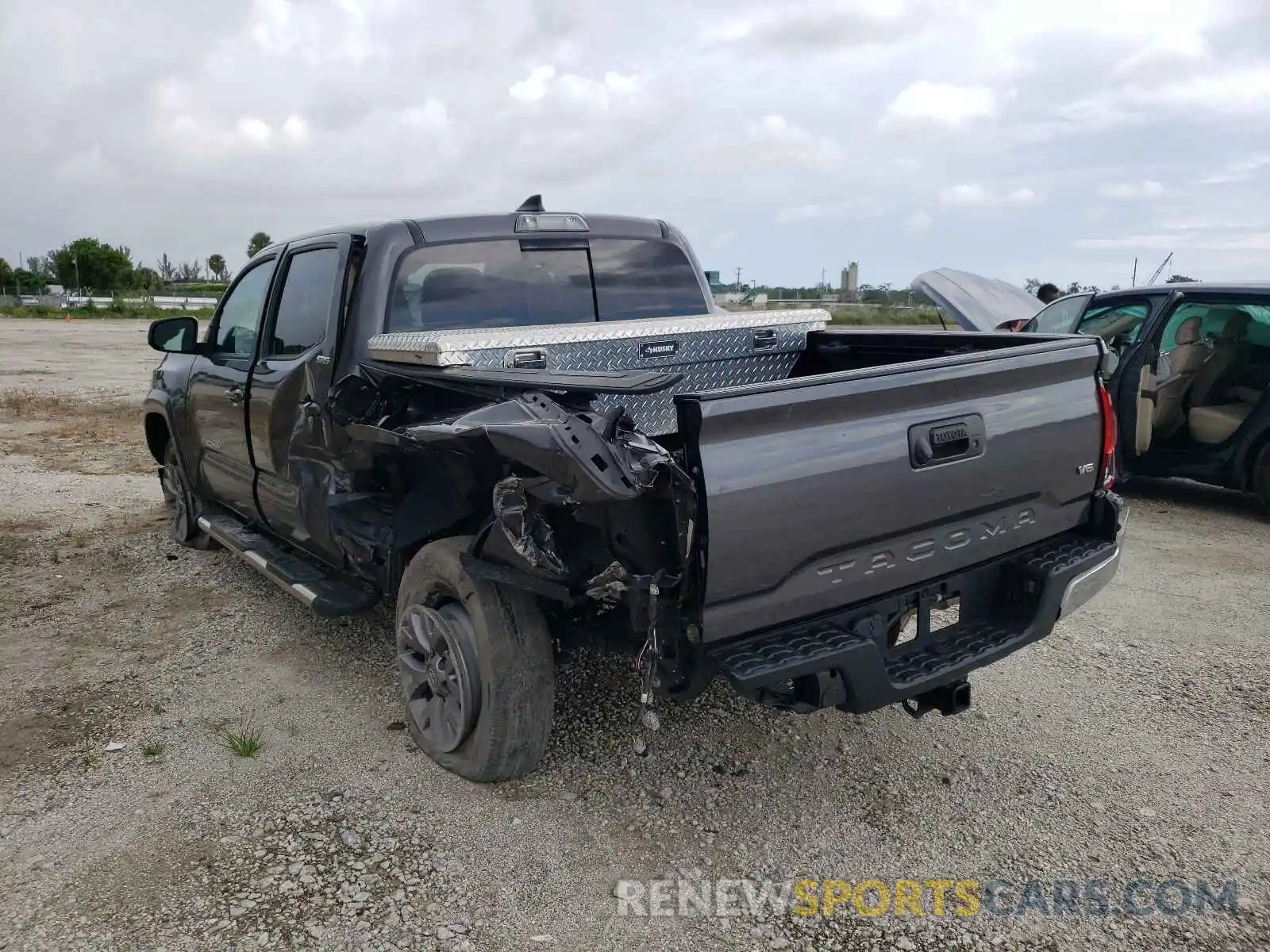 3 Photograph of a damaged car 5TFAZ5CN7KX080339 TOYOTA TACOMA 2019