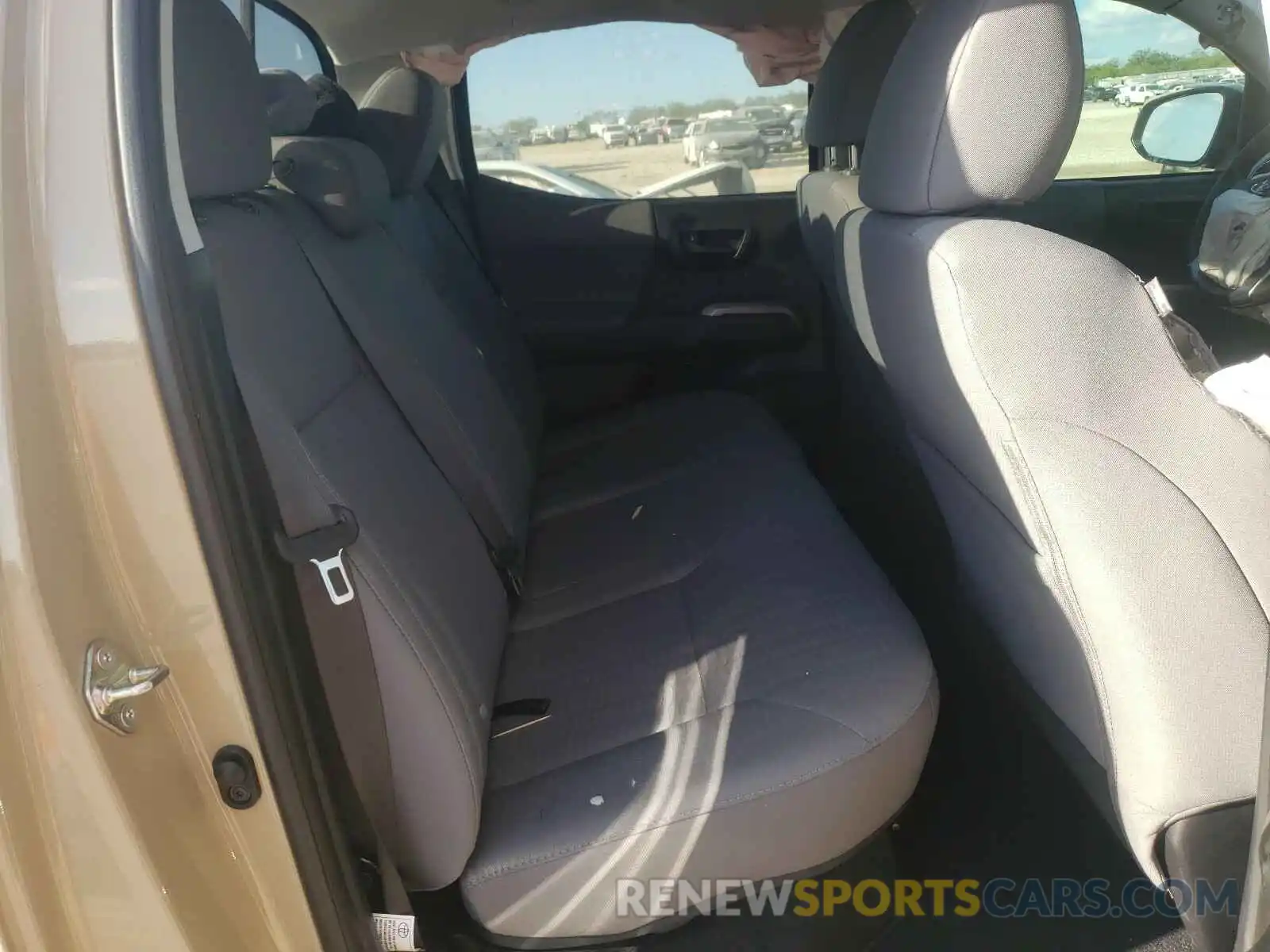 6 Photograph of a damaged car 5TFAZ5CN7KX086030 TOYOTA TACOMA 2019