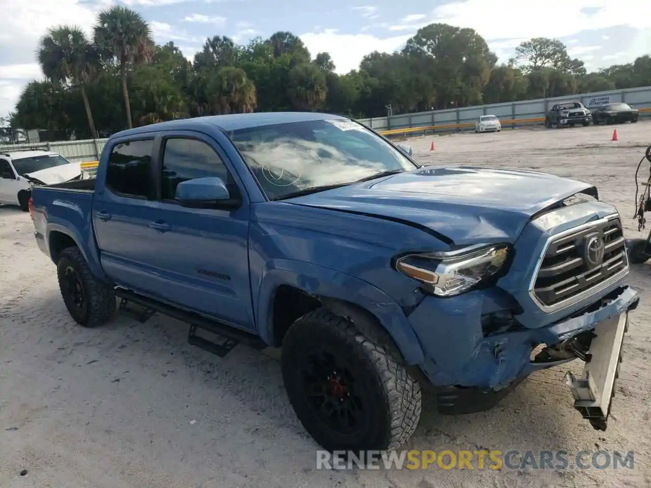 1 Photograph of a damaged car 5TFAZ5CN8KX075358 TOYOTA TACOMA 2019