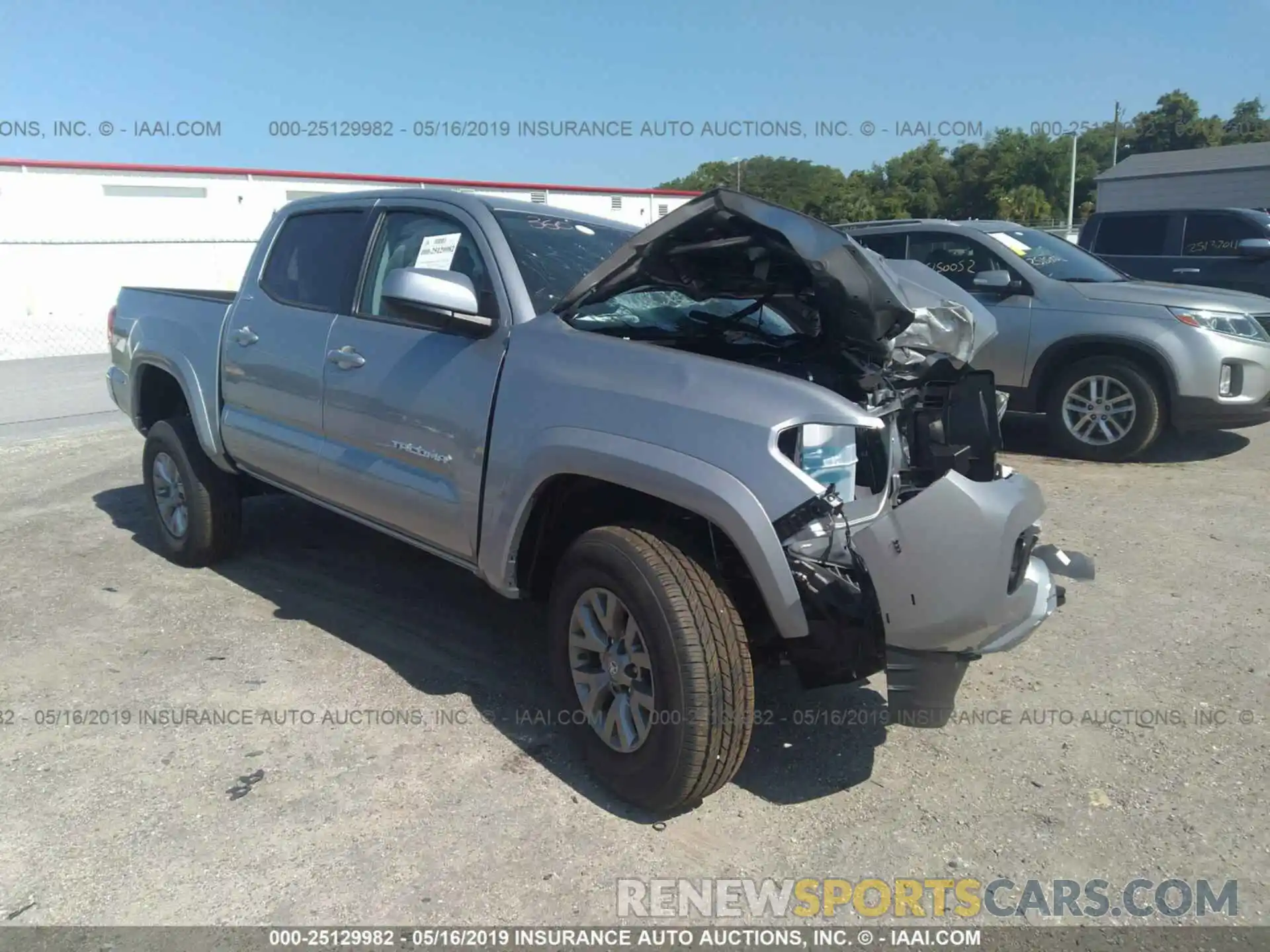 1 Photograph of a damaged car 5TFAZ5CN8KX075506 TOYOTA TACOMA 2019