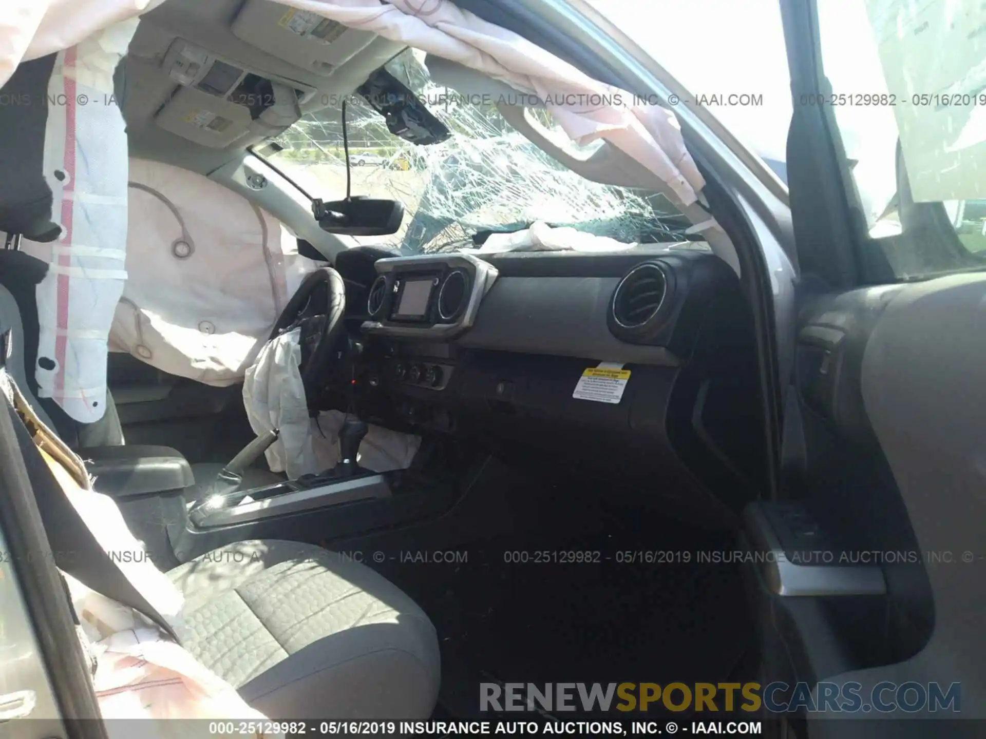 5 Photograph of a damaged car 5TFAZ5CN8KX075506 TOYOTA TACOMA 2019