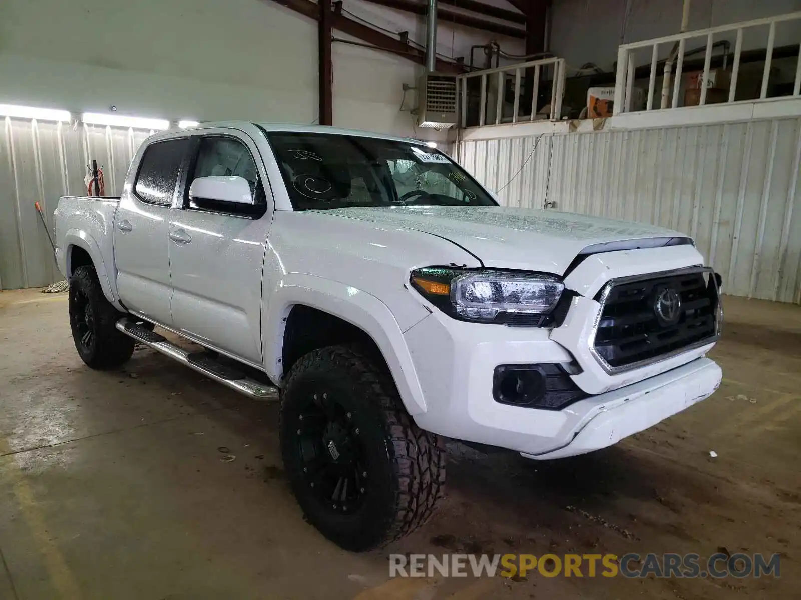 1 Photograph of a damaged car 5TFAZ5CN8KX077448 TOYOTA TACOMA 2019